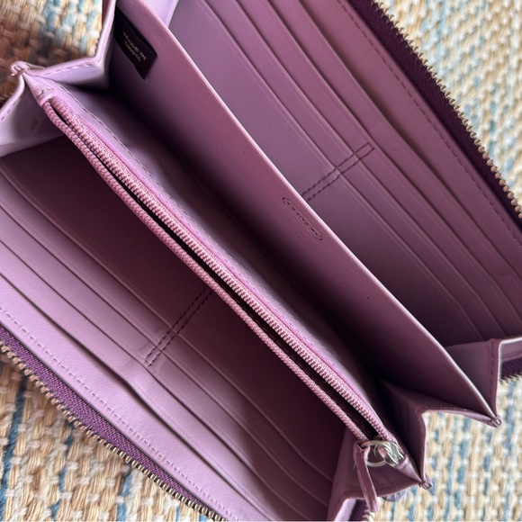 Coach Wallet - Picture 3 of 4